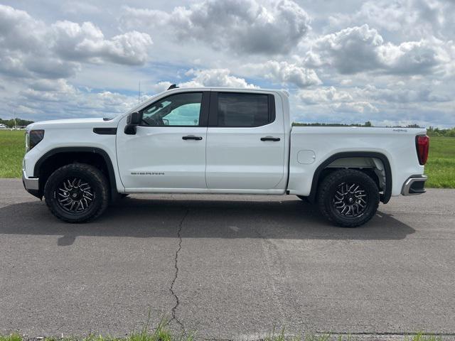 new 2024 GMC Sierra 1500 car, priced at $42,600