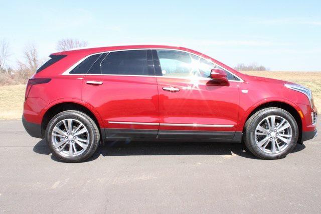 new 2025 Cadillac XT5 car, priced at $52,540