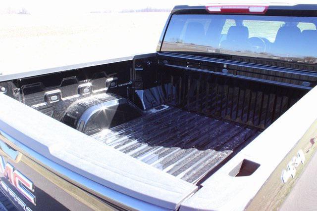 new 2025 GMC Sierra 1500 car, priced at $51,352