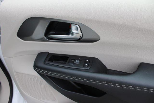 used 2023 Chrysler Pacifica car, priced at $21,997