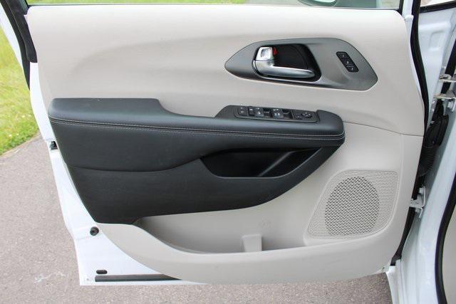 used 2023 Chrysler Pacifica car, priced at $21,997