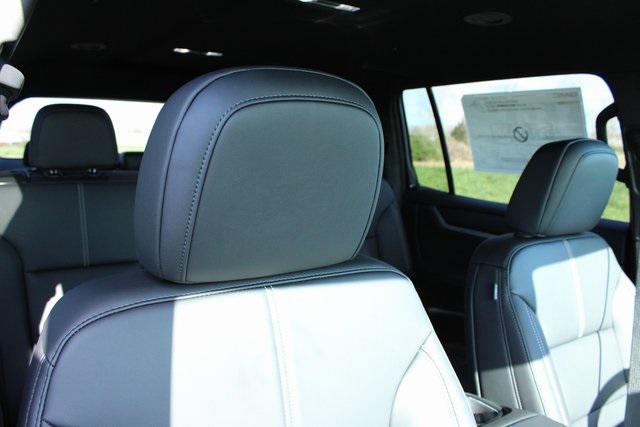 new 2025 GMC Acadia car, priced at $46,375