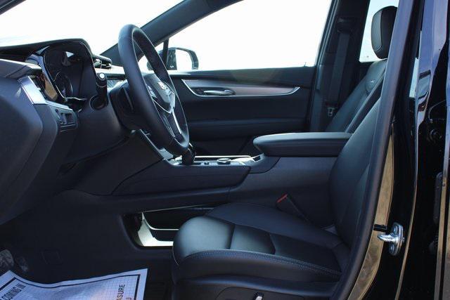 new 2025 Cadillac XT5 car, priced at $45,640