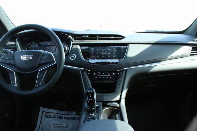 new 2025 Cadillac XT5 car, priced at $45,640