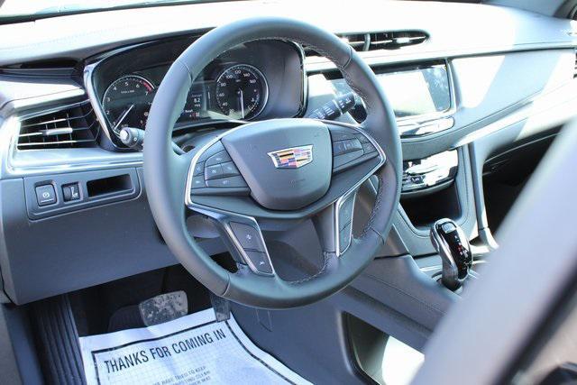 new 2025 Cadillac XT5 car, priced at $45,640