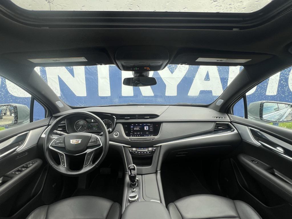used 2024 Cadillac XT5 car, priced at $35,487