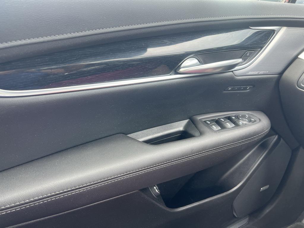 used 2024 Cadillac XT5 car, priced at $35,487