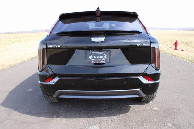 new 2025 Cadillac OPTIQ car, priced at $52,365