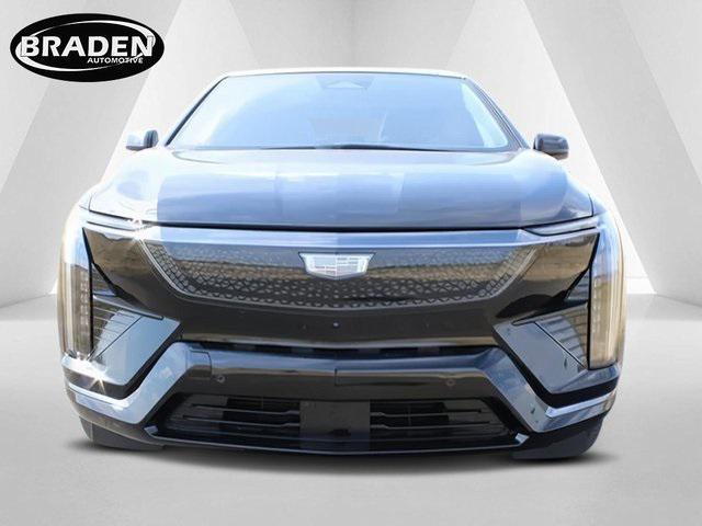 new 2025 Cadillac OPTIQ car, priced at $51,965