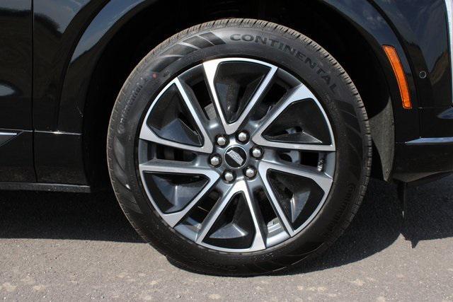 new 2025 Cadillac OPTIQ car, priced at $52,365