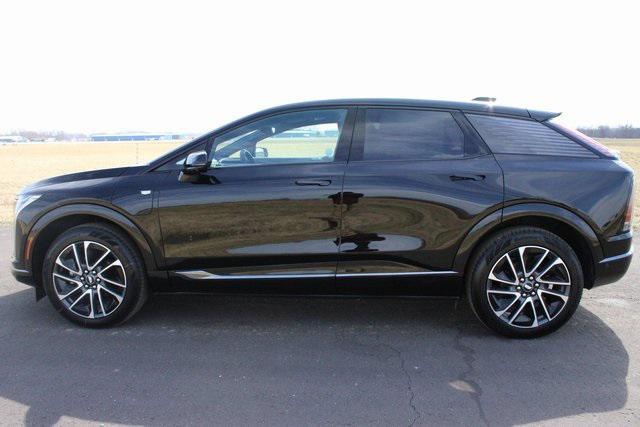 new 2025 Cadillac OPTIQ car, priced at $52,365