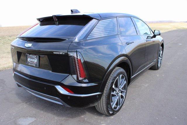 new 2025 Cadillac OPTIQ car, priced at $52,365