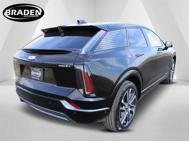 new 2025 Cadillac OPTIQ car, priced at $51,965