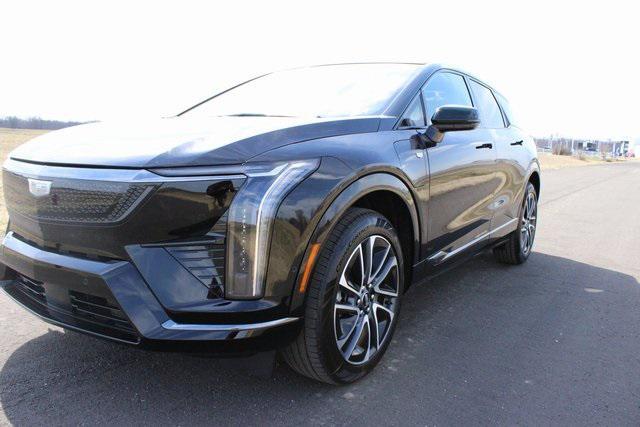 new 2025 Cadillac OPTIQ car, priced at $52,365