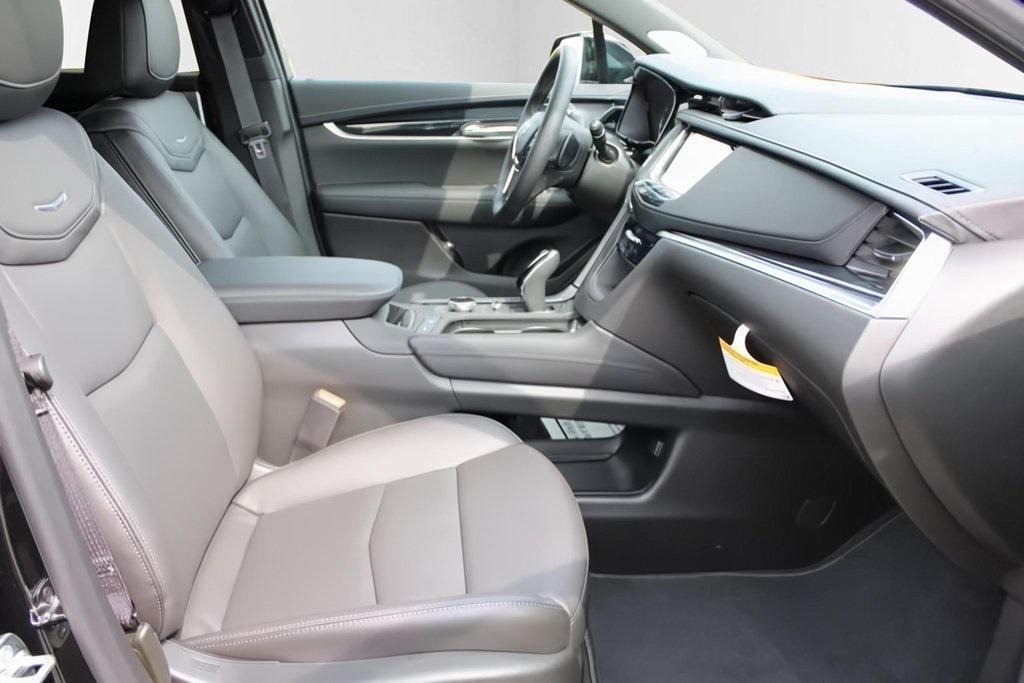 new 2025 Cadillac XT5 car, priced at $52,968