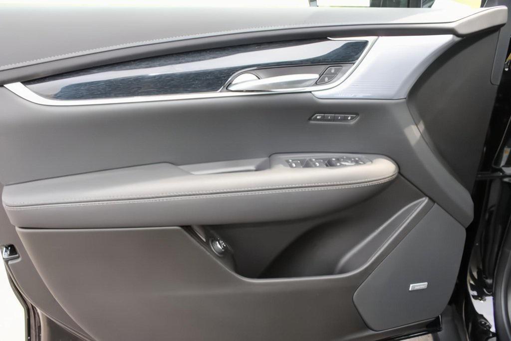 new 2025 Cadillac XT5 car, priced at $52,968