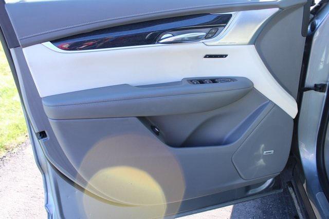 used 2023 Cadillac XT6 car, priced at $31,454