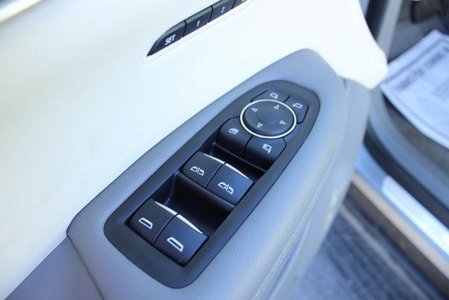 used 2023 Cadillac XT6 car, priced at $31,454