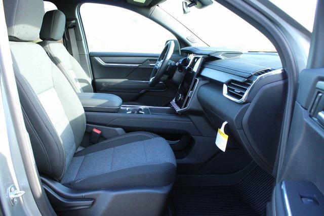 new 2025 GMC Acadia car, priced at $42,857