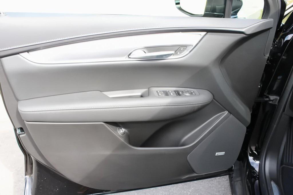 new 2025 Cadillac XT5 car, priced at $47,407