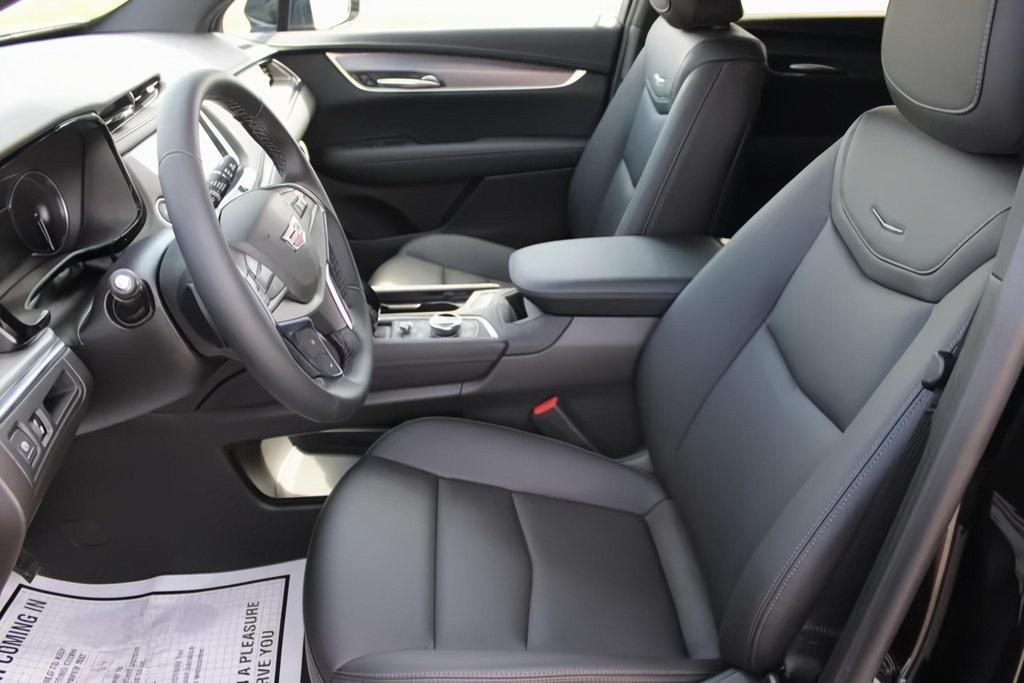 new 2025 Cadillac XT5 car, priced at $47,407