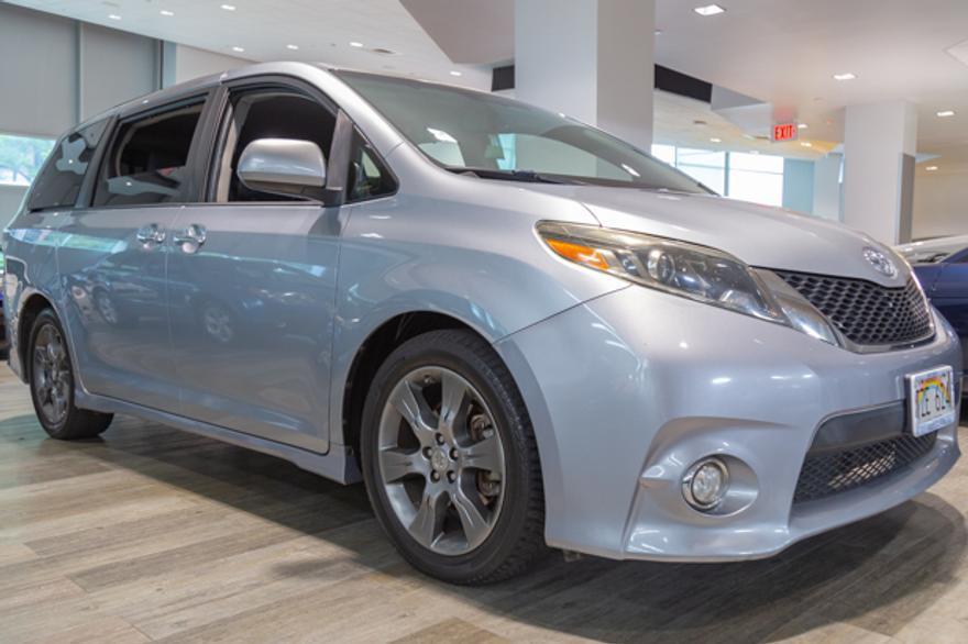 used 2016 Toyota Sienna car, priced at $24,995
