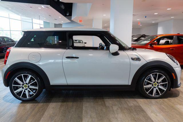 used 2023 MINI SE Hardtop car, priced at $29,995