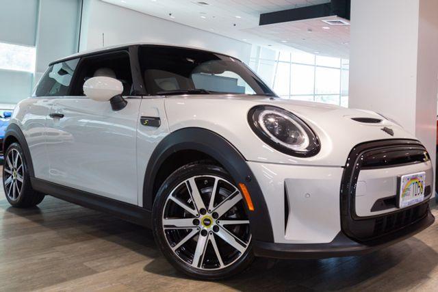 used 2023 MINI SE Hardtop car, priced at $29,995