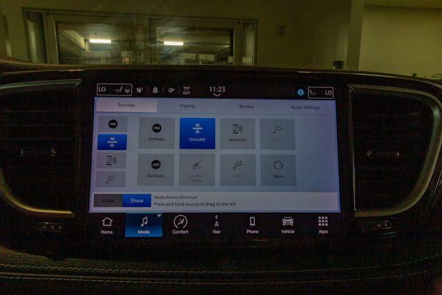 used 2022 Chrysler Pacifica Hybrid car, priced at $39,995