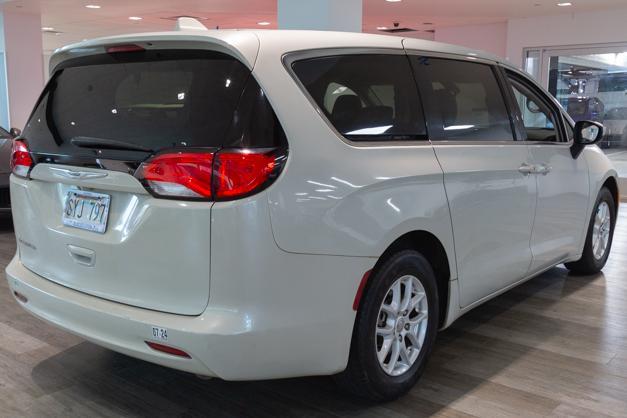 used 2017 Chrysler Pacifica car, priced at $19,995