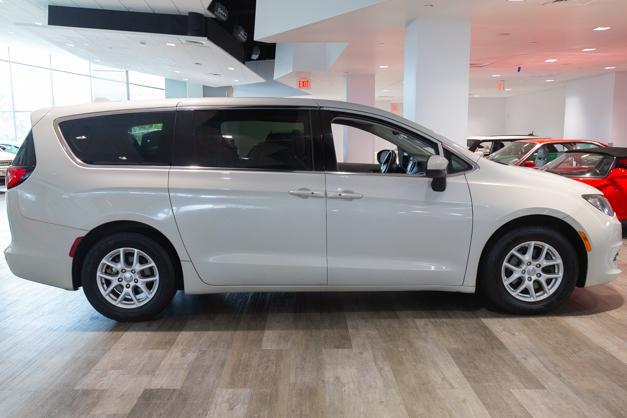 used 2017 Chrysler Pacifica car, priced at $19,995