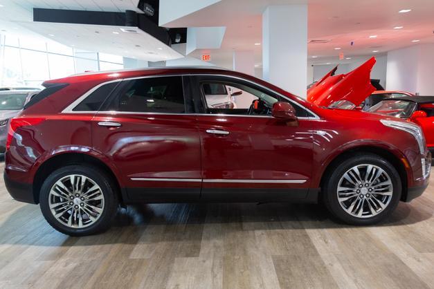 used 2017 Cadillac XT5 car, priced at $19,995