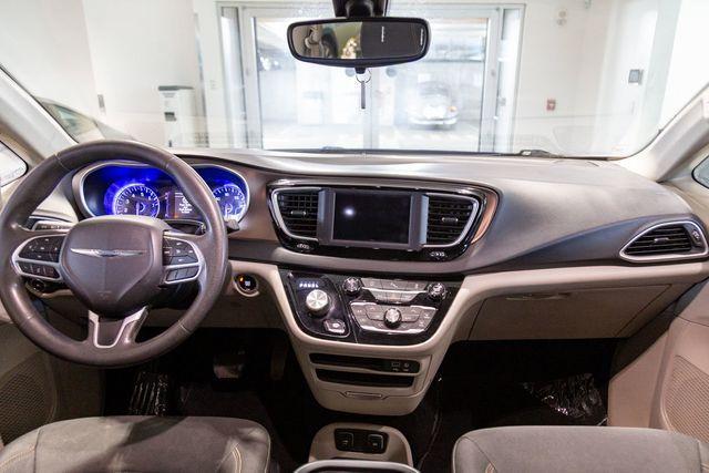 used 2018 Chrysler Pacifica car