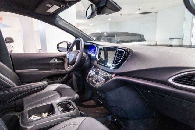 used 2025 Chrysler Pacifica car, priced at $39,995