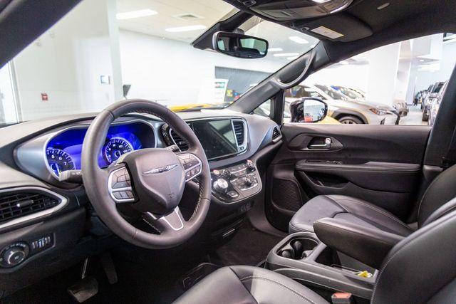 used 2025 Chrysler Pacifica car, priced at $39,995