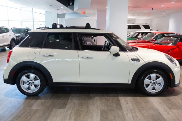 used 2022 MINI Hardtop car, priced at $27,995