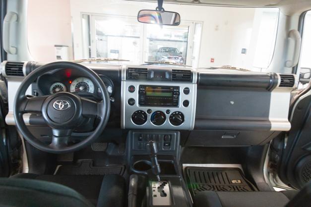 used 2007 Toyota FJ Cruiser car, priced at $19,995