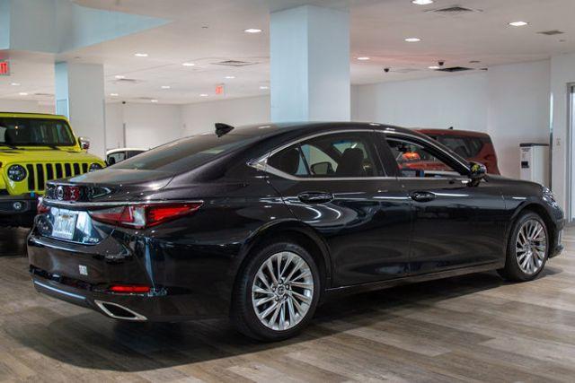 used 2021 Lexus ES 350 car, priced at $39,995