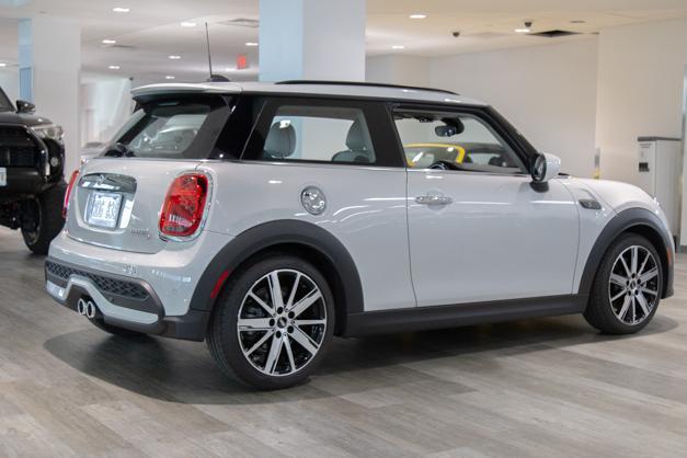 used 2022 MINI Hardtop car, priced at $29,995