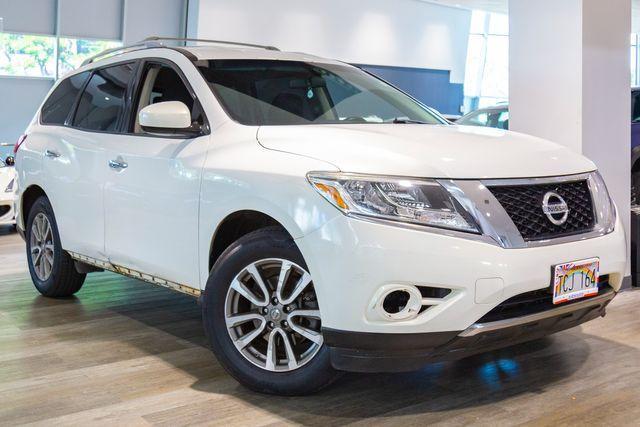 used 2014 Nissan Pathfinder car, priced at $14,995