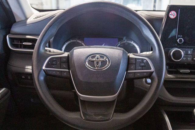 used 2023 Toyota Highlander car, priced at $39,995