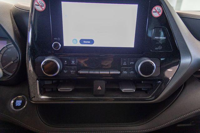 used 2023 Toyota Highlander car, priced at $39,995