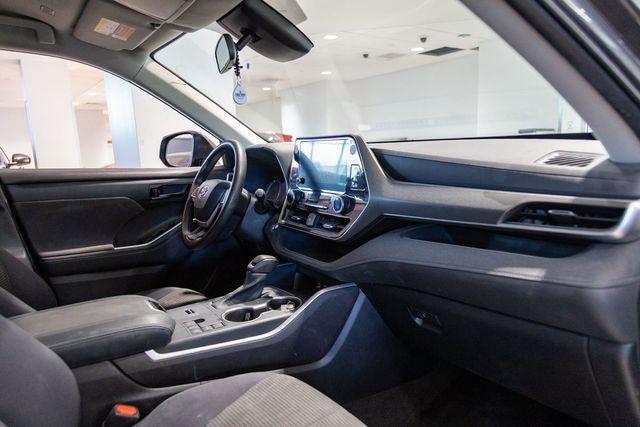 used 2023 Toyota Highlander car, priced at $39,995