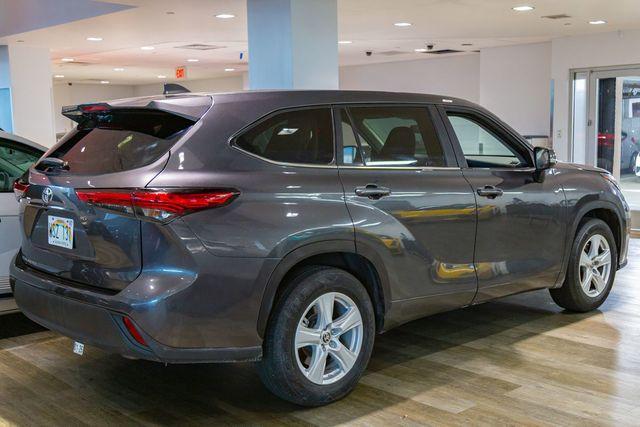 used 2023 Toyota Highlander car, priced at $39,995