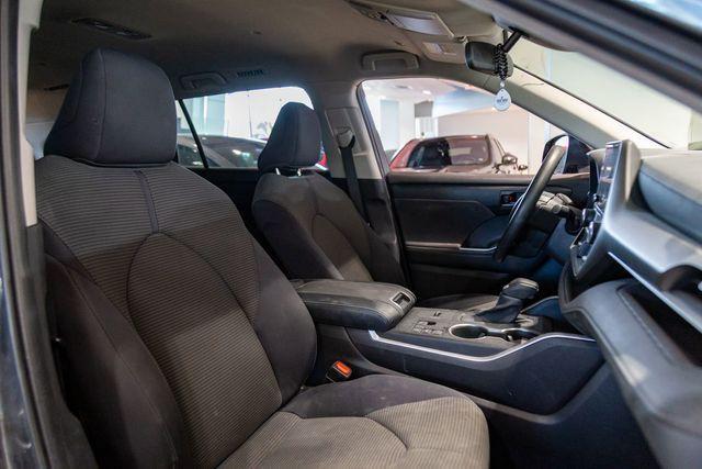 used 2023 Toyota Highlander car, priced at $39,995