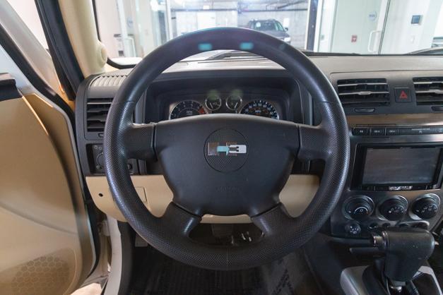 used 2006 Hummer H3 car, priced at $14,995