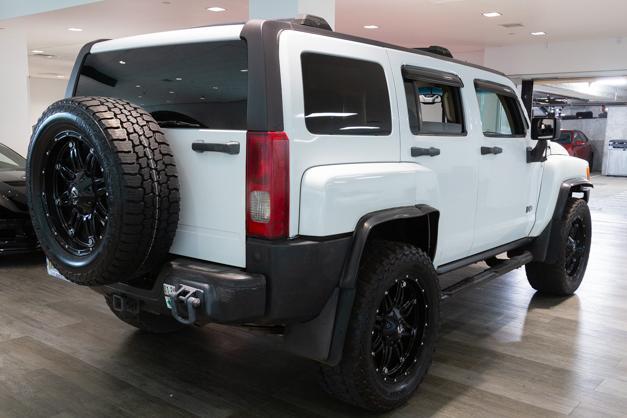 used 2006 Hummer H3 car, priced at $14,995