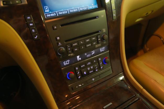 used 2009 Cadillac Escalade car, priced at $14,995