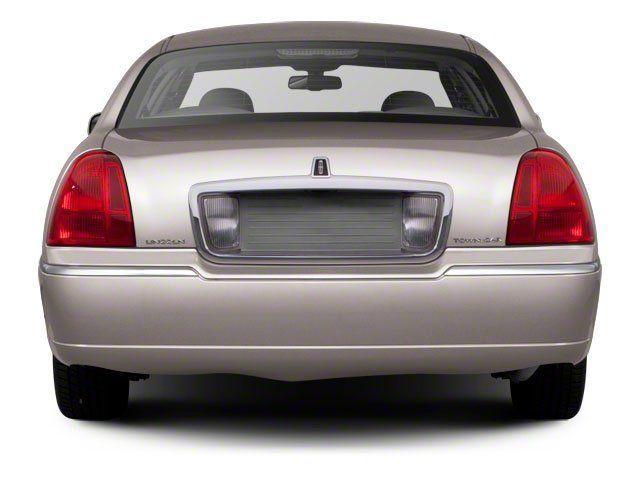 used 2010 Lincoln Town Car car, priced at $4,995