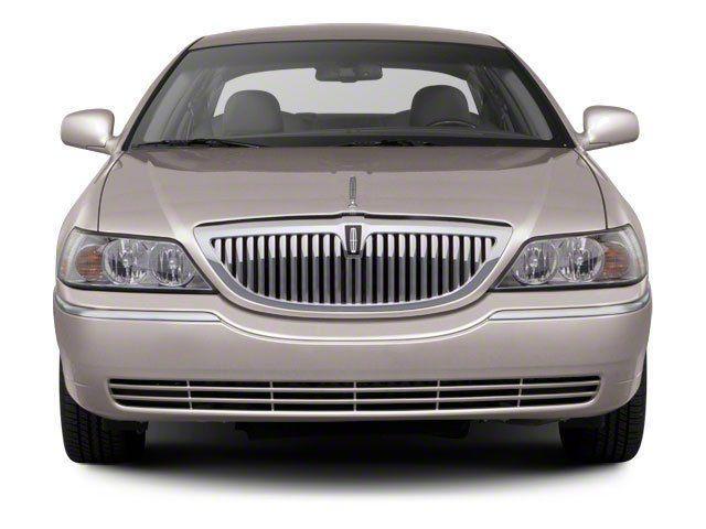 used 2010 Lincoln Town Car car, priced at $4,995